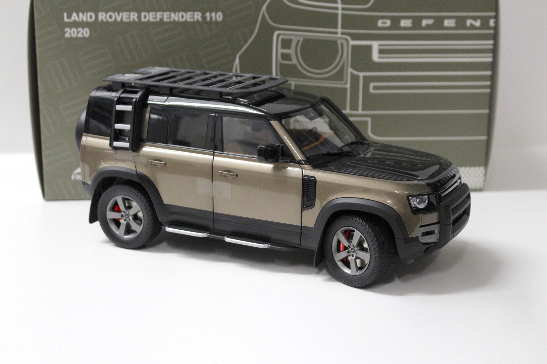 1:18 Almost Real Land Rover Defender 110 Gondwana Stone 2020