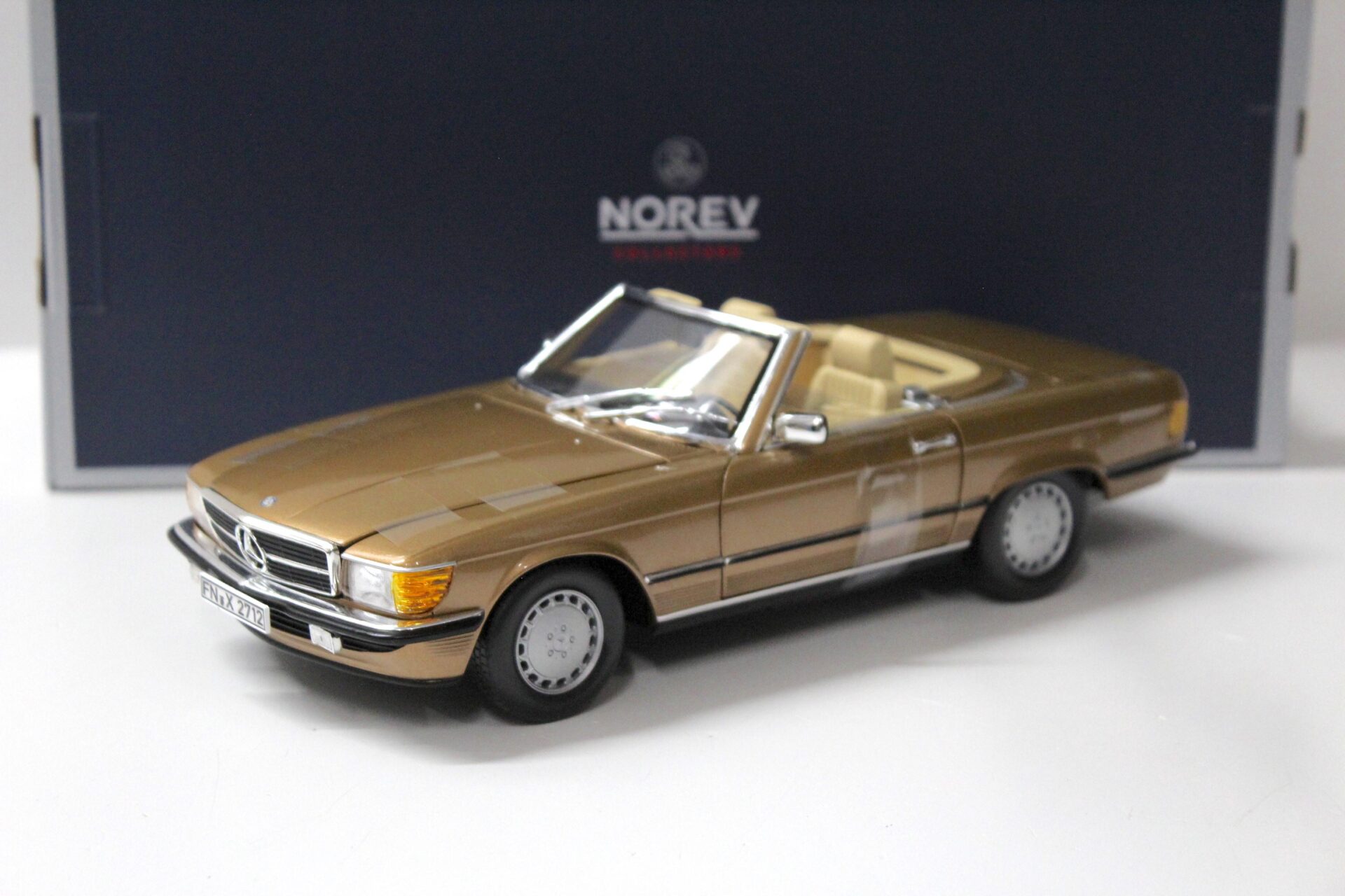 1:18 Norev Mercedes 300 SL Cabriolet R107 gold metallic 1986