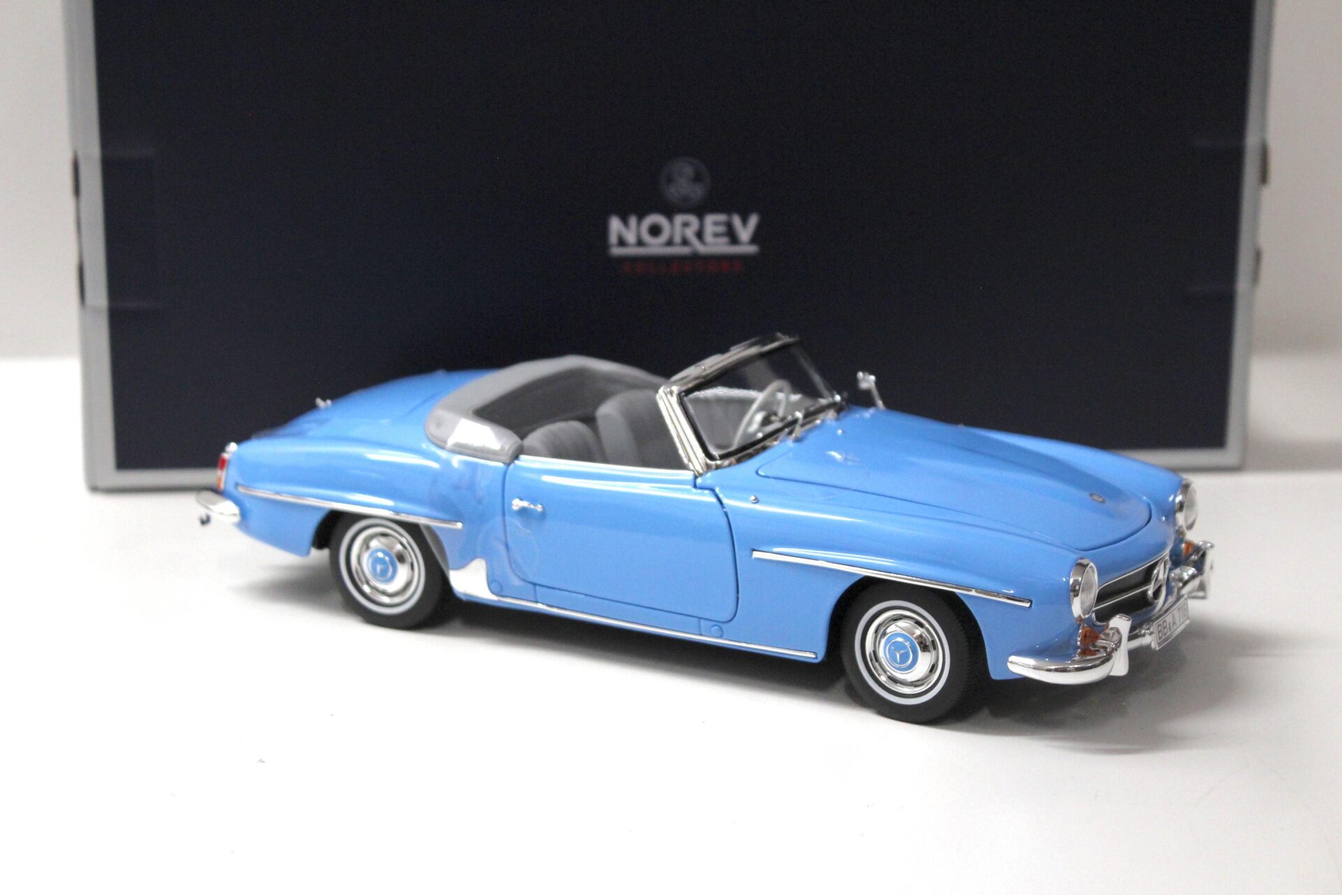 1:18 Norev Mercedes 190 SL Cabriolet 1957 blue