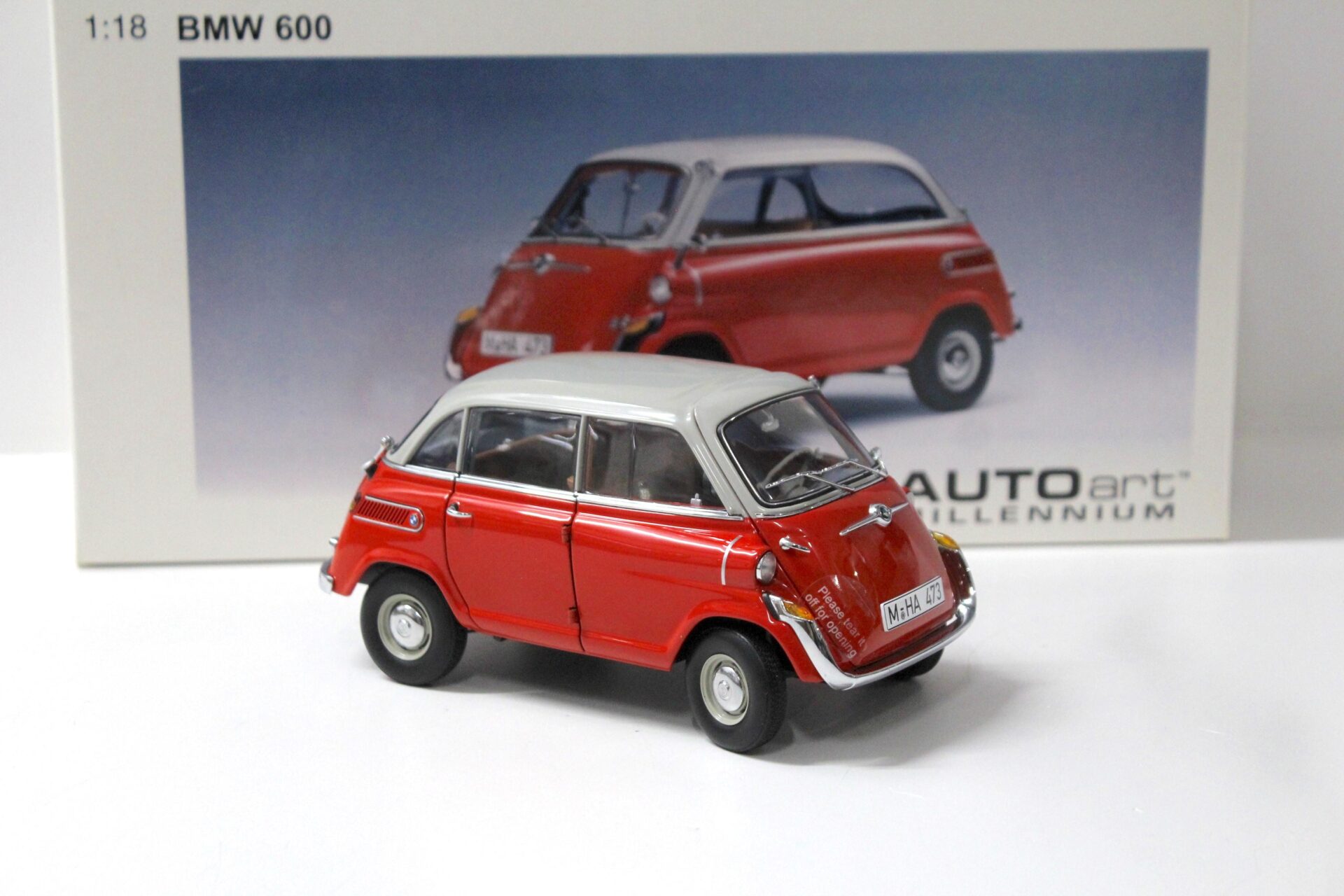 1:18 AUTOart BMW 600 Japan red/ Cortina grey – Premium-Modelcars