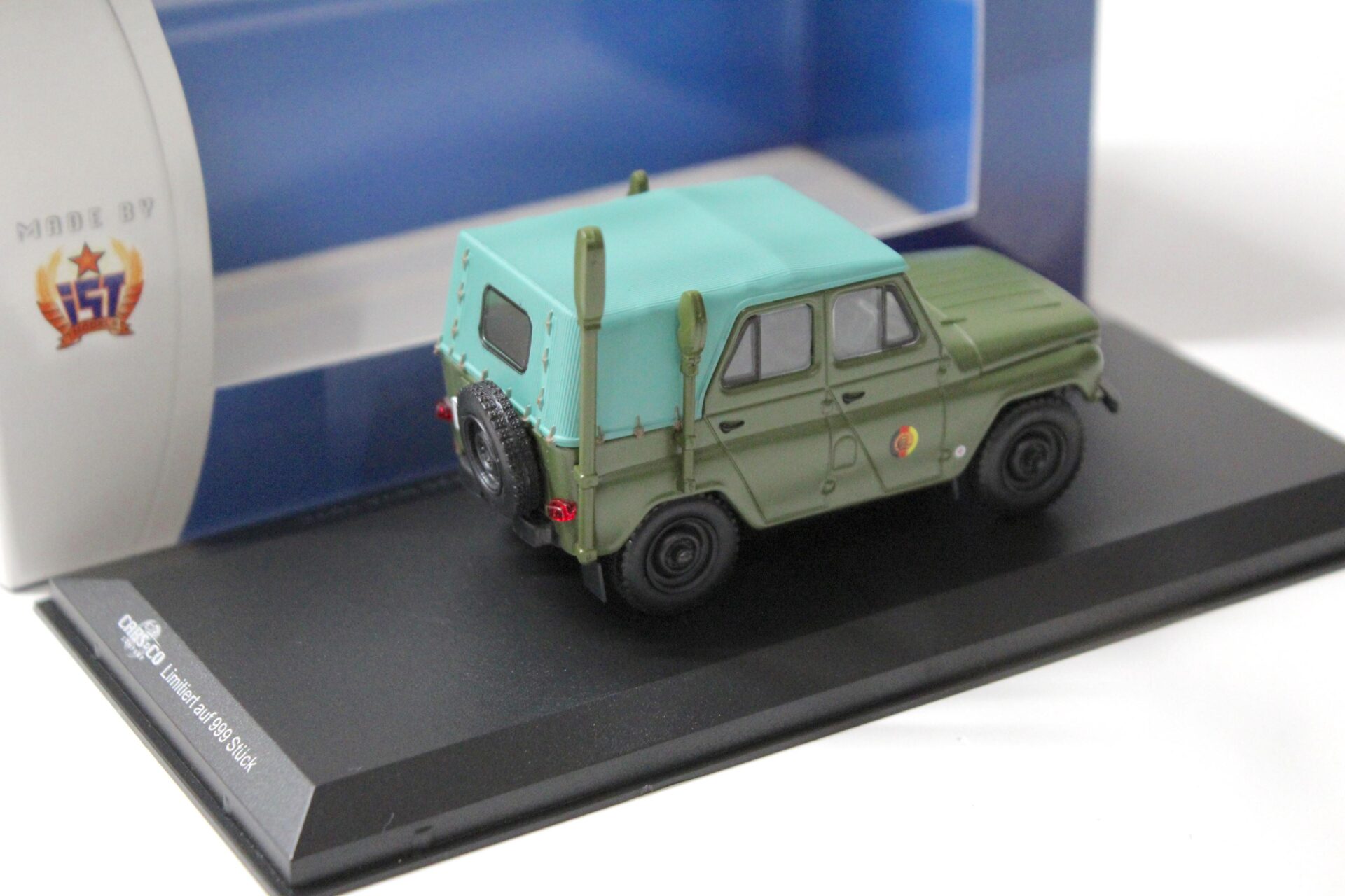 1:43 Cars&Co IST UAZ 469 B Funkstreifenwagen R1125 NVA 1975 green