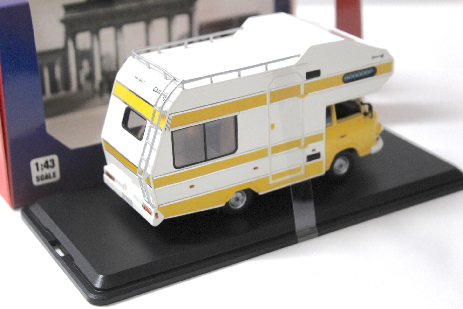 1:43 IST Models Barkas B1000 Wohnmobil 1973 yellow/ white
