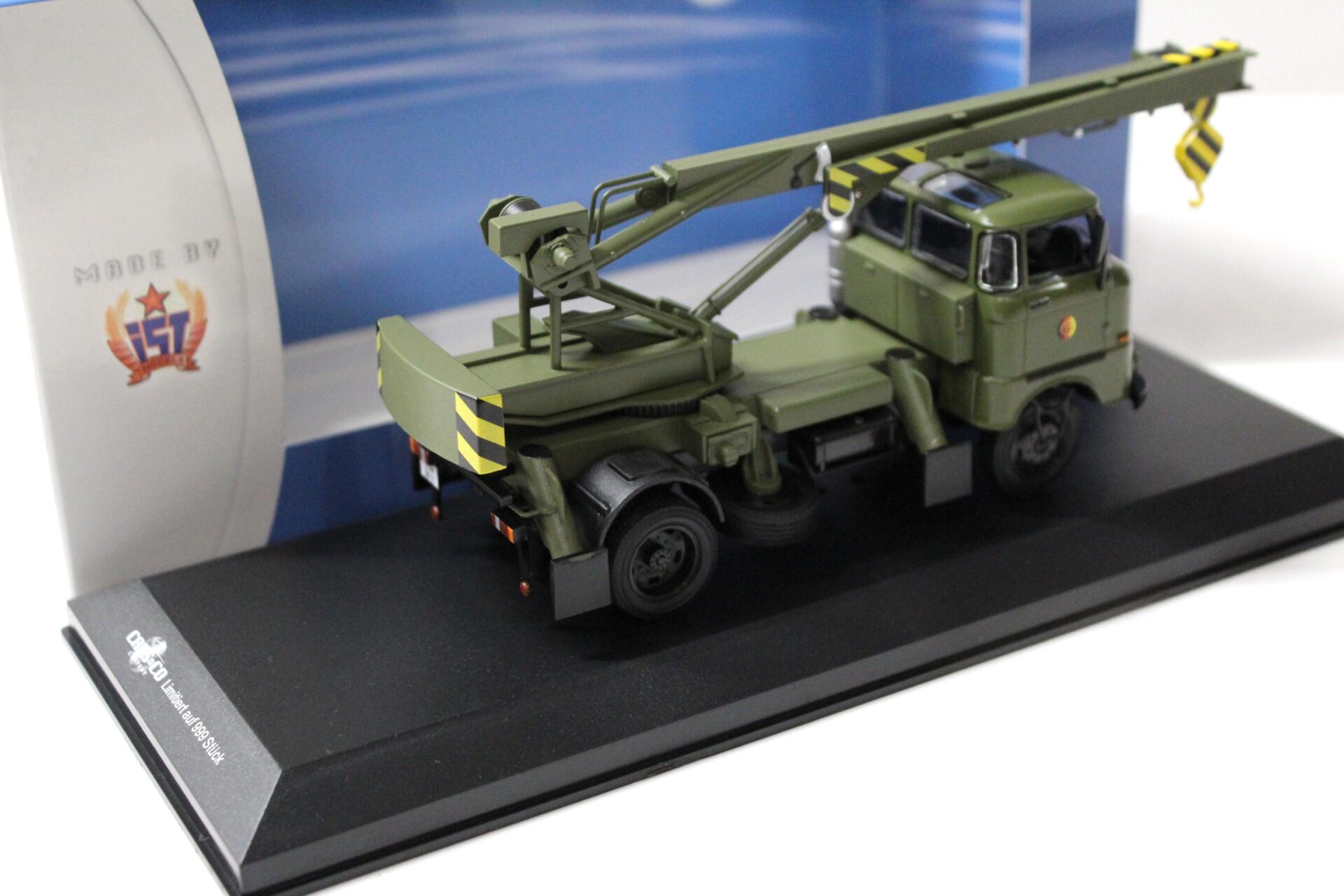 1:43 Cars&Co IST 1968 NVA IFA W50 ADK70 Autokran Kran green