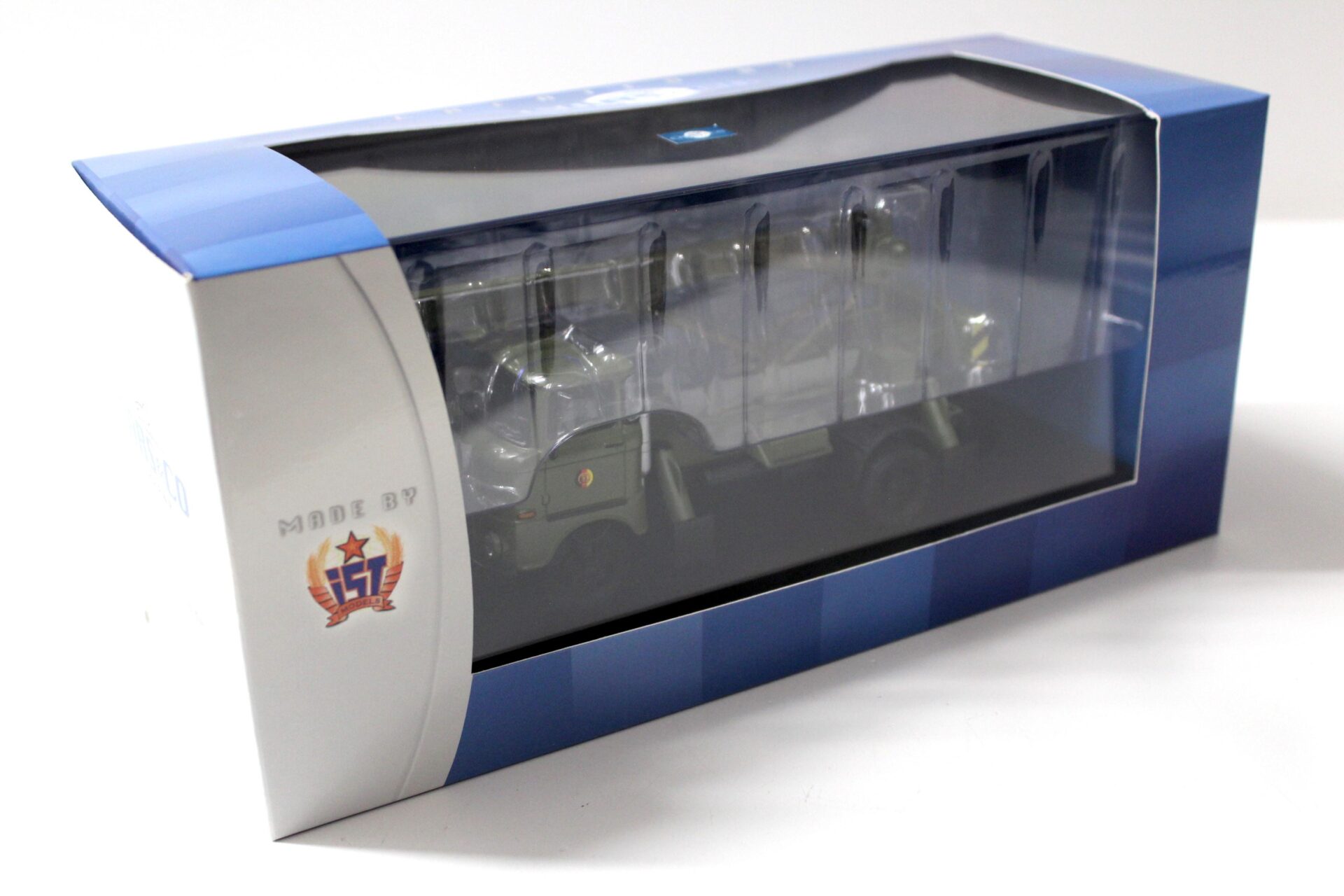 1:43 Cars&Co IST 1968 NVA IFA W50 ADK70 Autokran Kran green