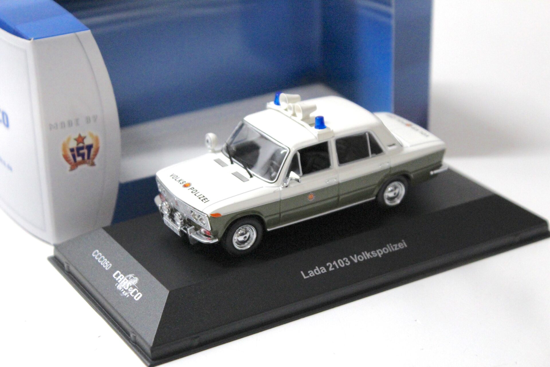 1:43 Cars&Co IST Lada 2103 Sedan Volkspolizei VoPo green/ white