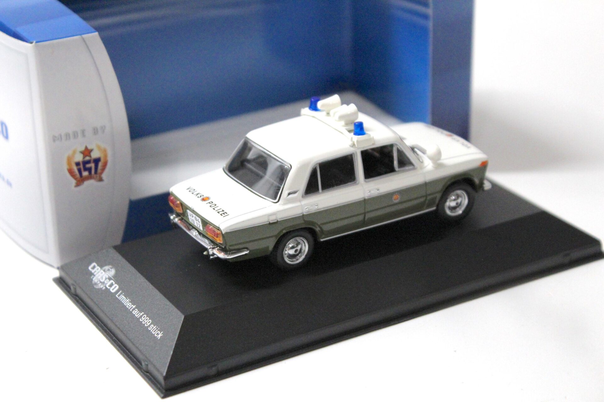 1:43 Cars&Co IST Lada 2103 Sedan Volkspolizei VoPo green/ white