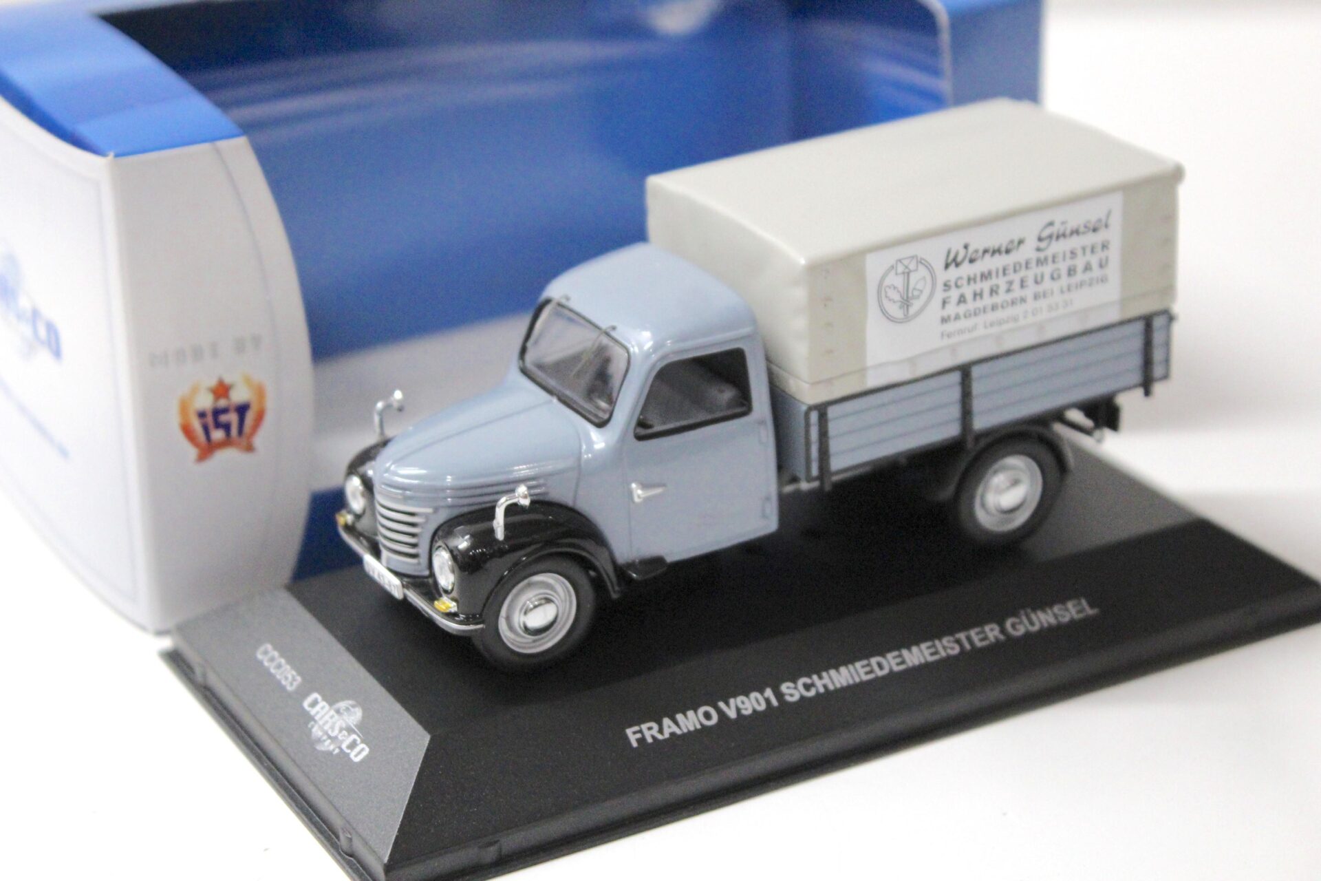 1:43 Cars&Co IST FRAMO V901 Schmiedemeister Günsel Plane/ Pritsche grey