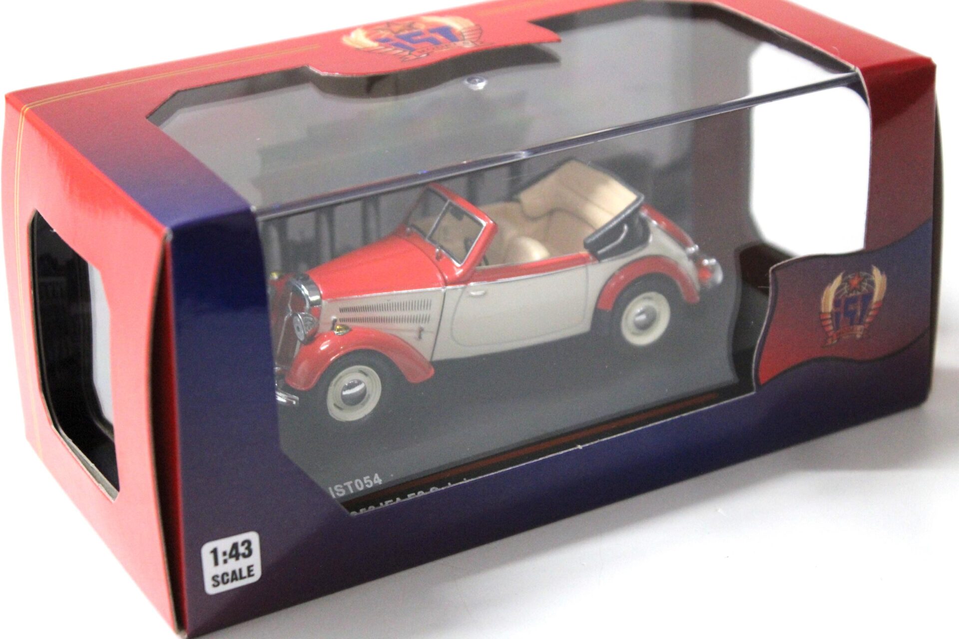 1:43 IST Models IFA F8 Cabriolet red/ beige 1953