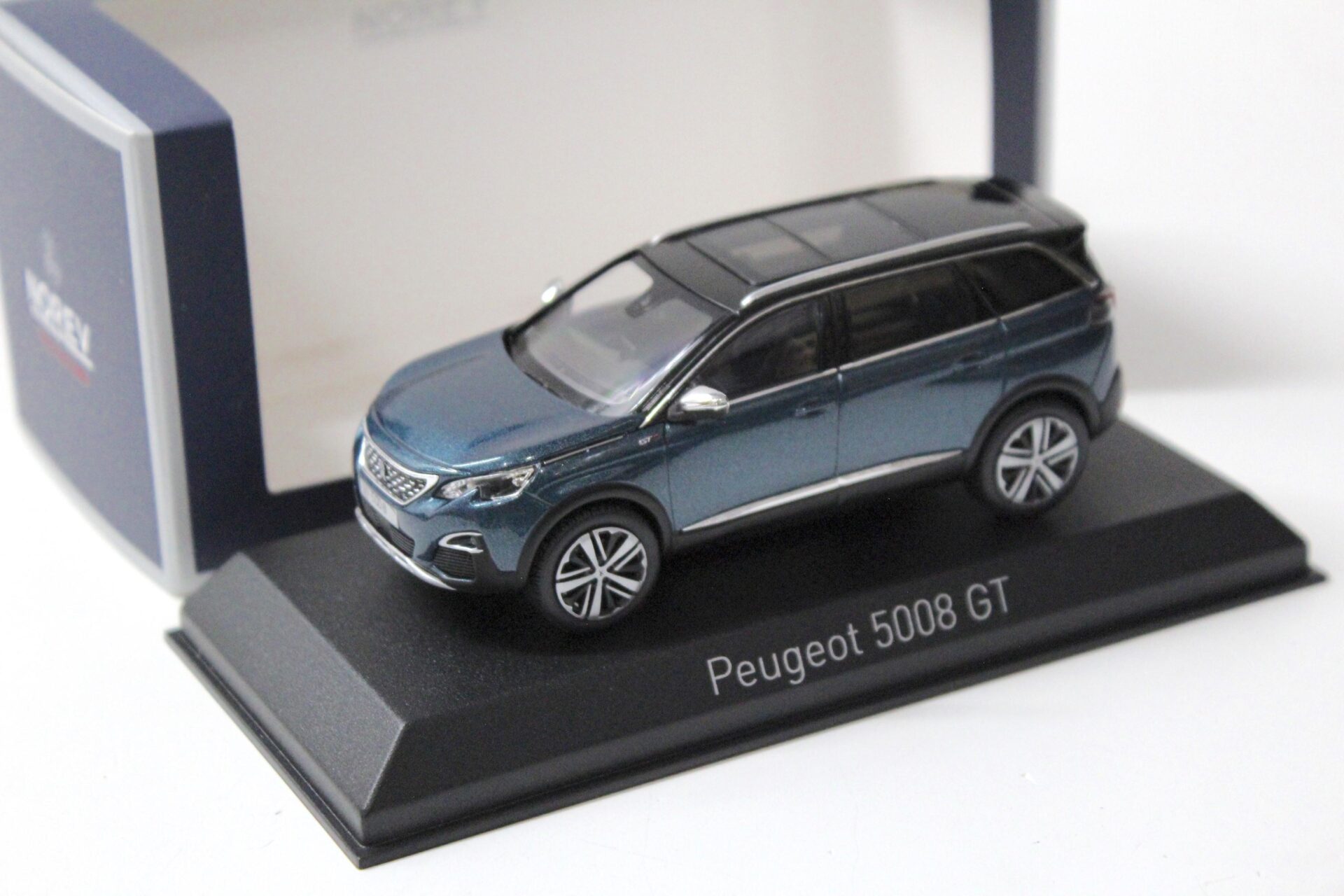 ID 56729 orig.jpg 1:43 Norev Peugeot 5008 GT Emerald Crystal blue 2016