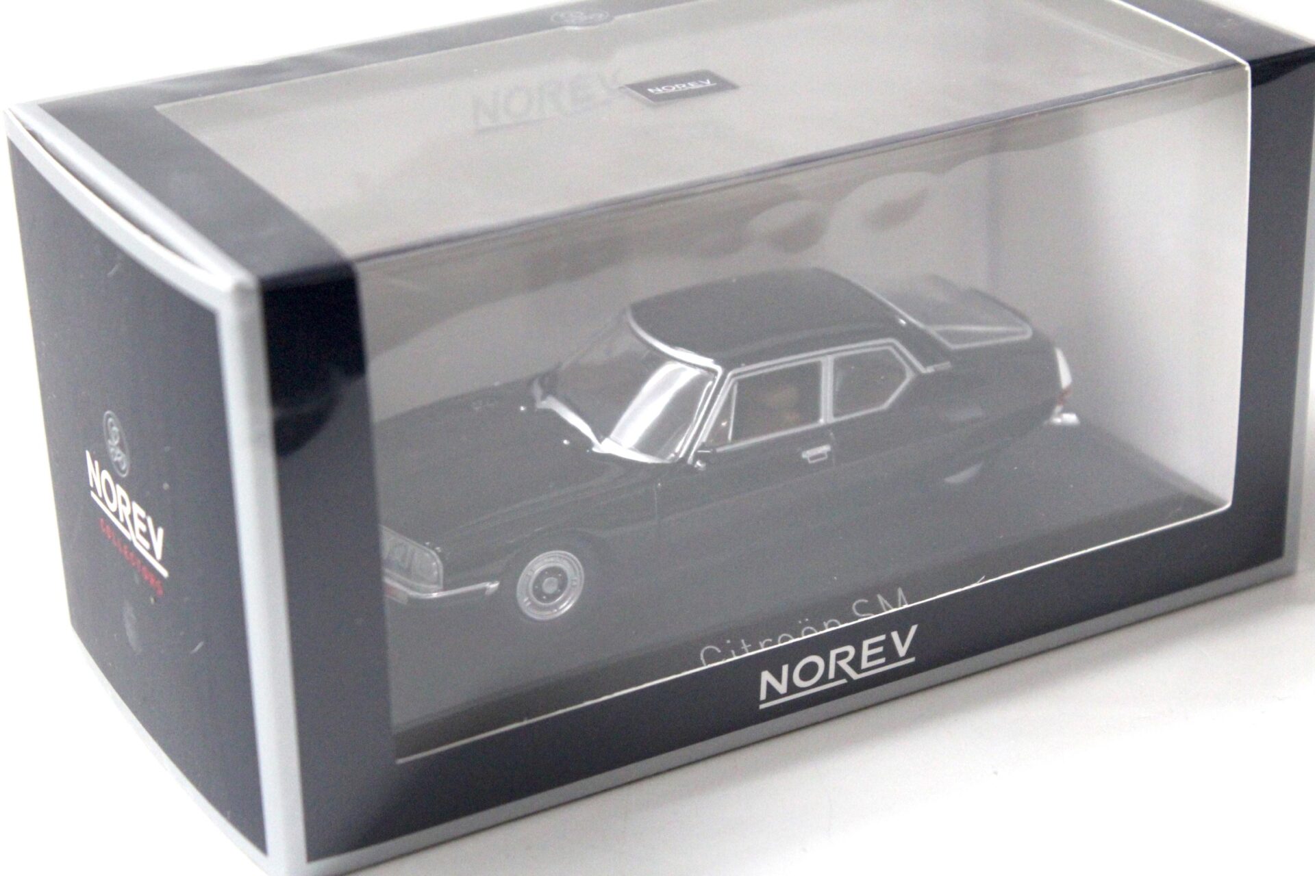 1:43 Norev Citroen SM 1970 black