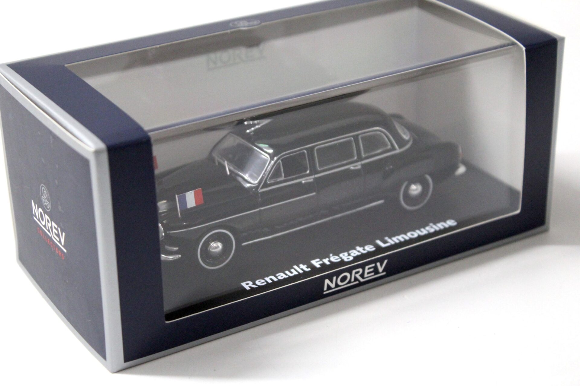 1:43 Norev Renault Fregate Limousine Präsident De Gaulle 1957 black