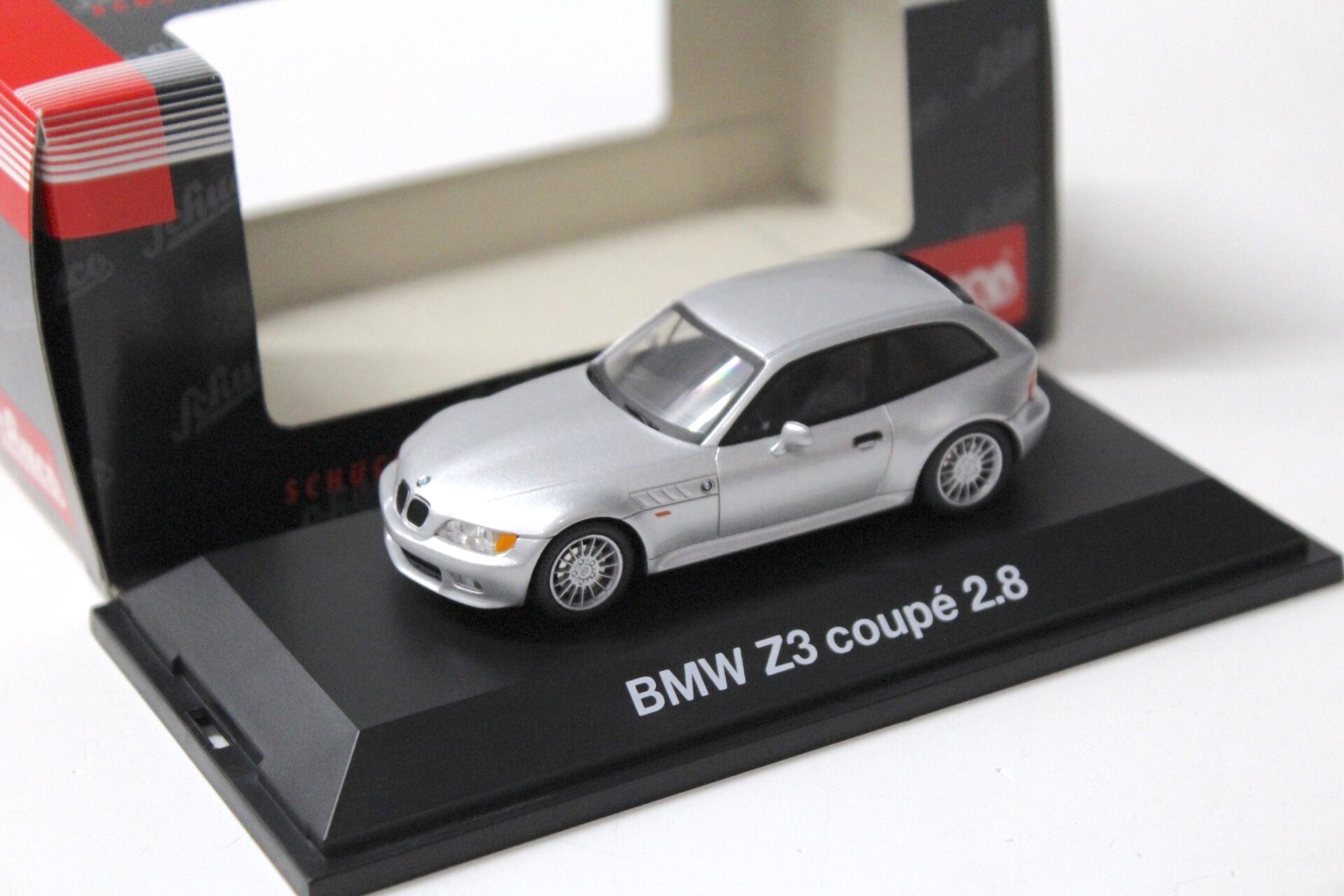 ID 56987 orig.jpg 1:43 Schuco BMW Z3 Coupe 2.8 silver metallic