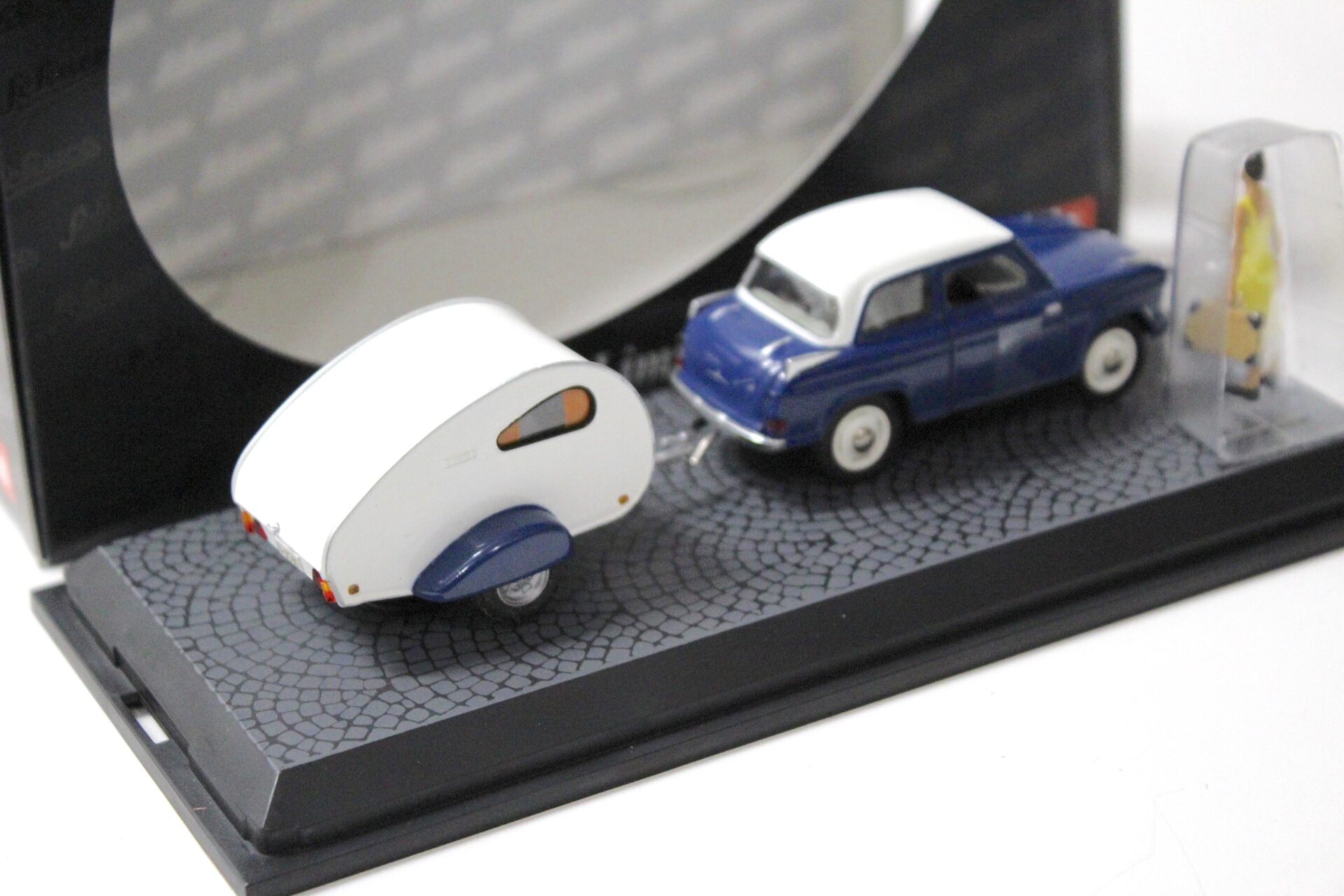 1:43 Schuco Lloyd Alexander TS mit Wohnanhänger blue/ white