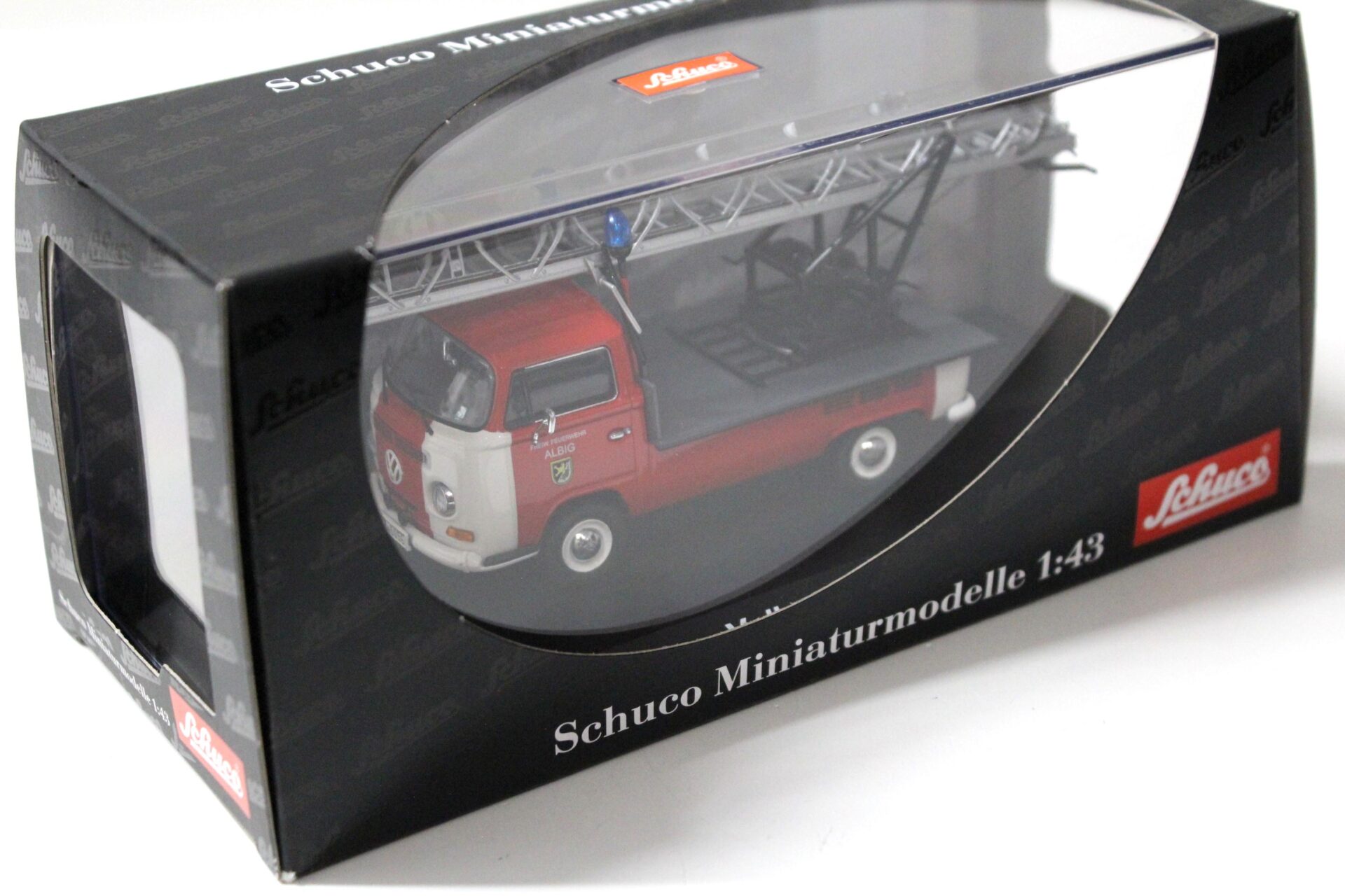 1:43 Schuco VW T2a Feuerwehr Albig mit Drehleiter red/ white