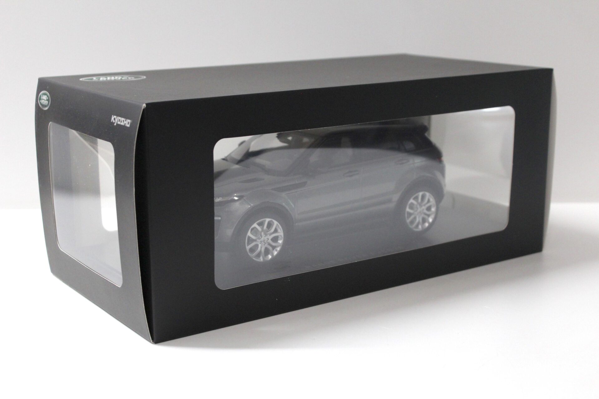 1:18 Kyosho Range Rover Evoque Corris grey/ black DEALER VERSION