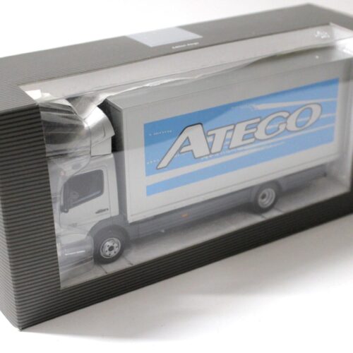 1:43 Minichamps Mercedes Atego 815 Koffer silver DEALER VERSION