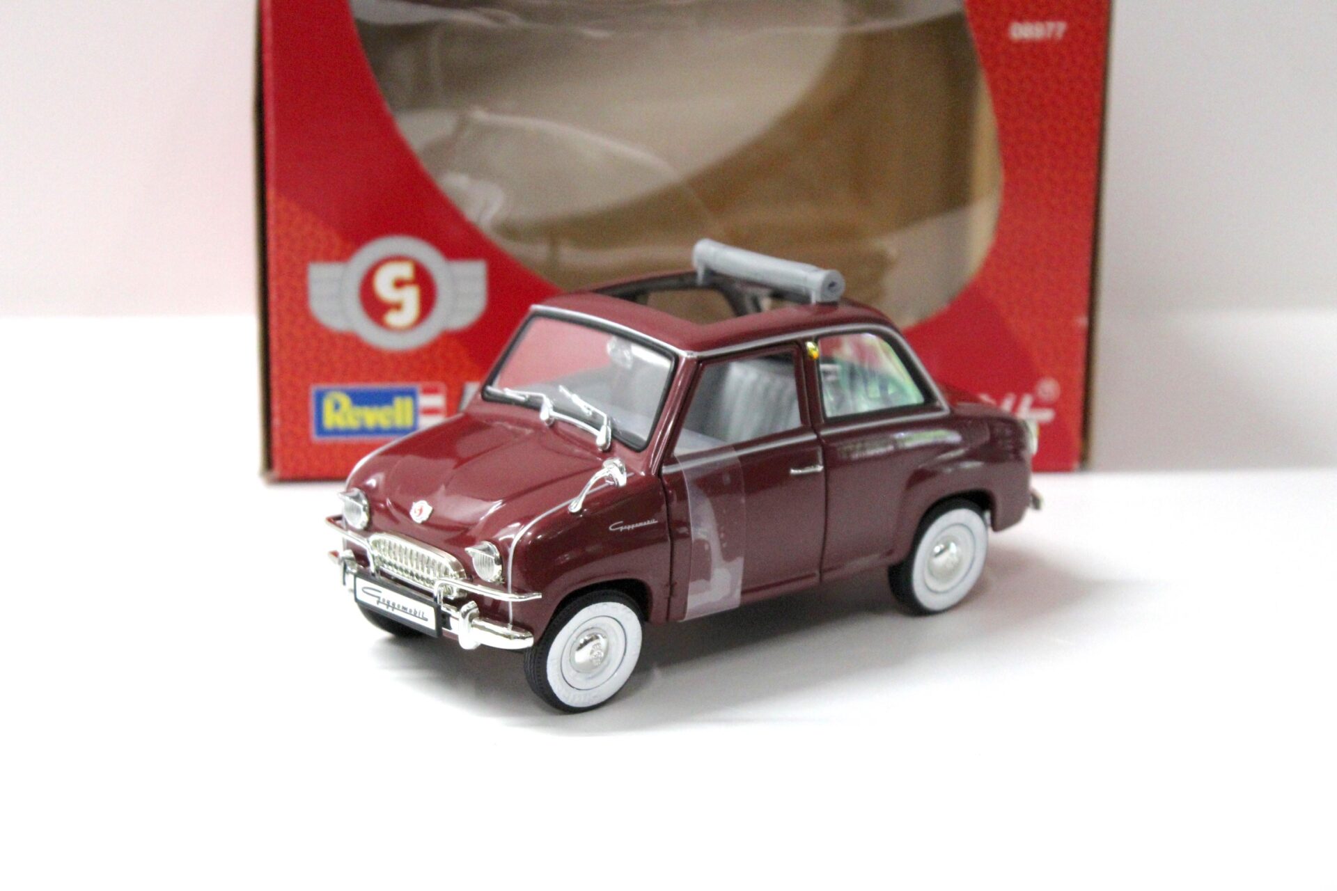 ID 57400 orig.jpg 1:18 Revell Goggomobil T250 dark red open Top