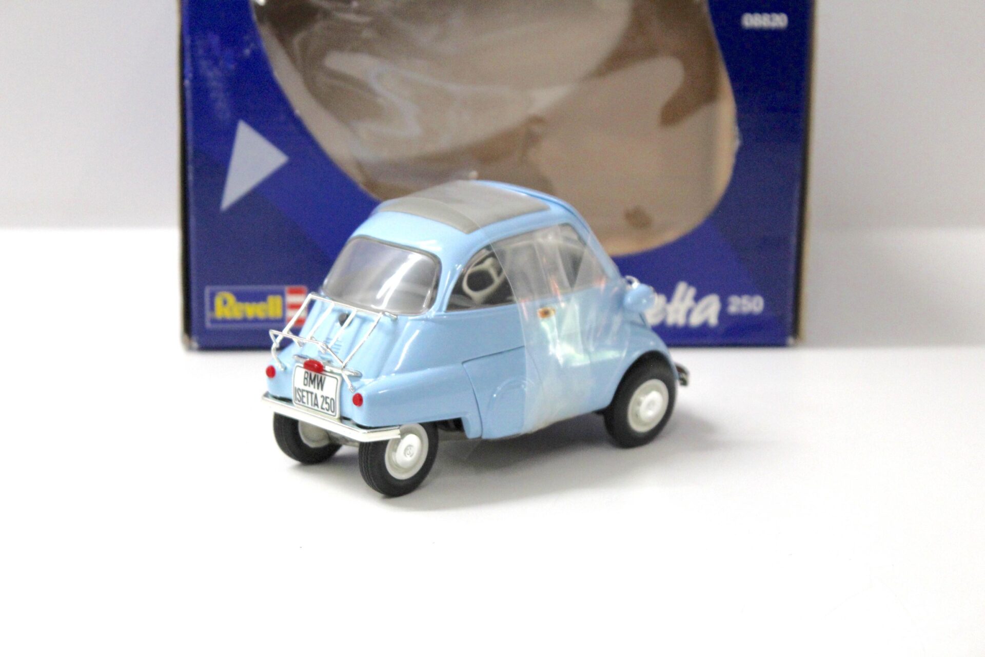 1:18 Revell BMW Isetta 250 light blue/ grey