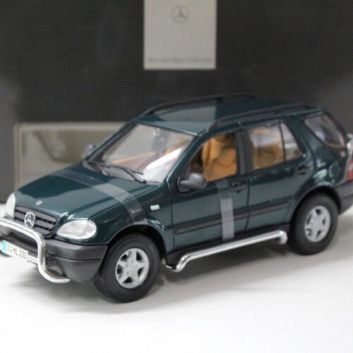 1:18 Maisto Mercedes ML 320 W163 dark green DEALER VERSION