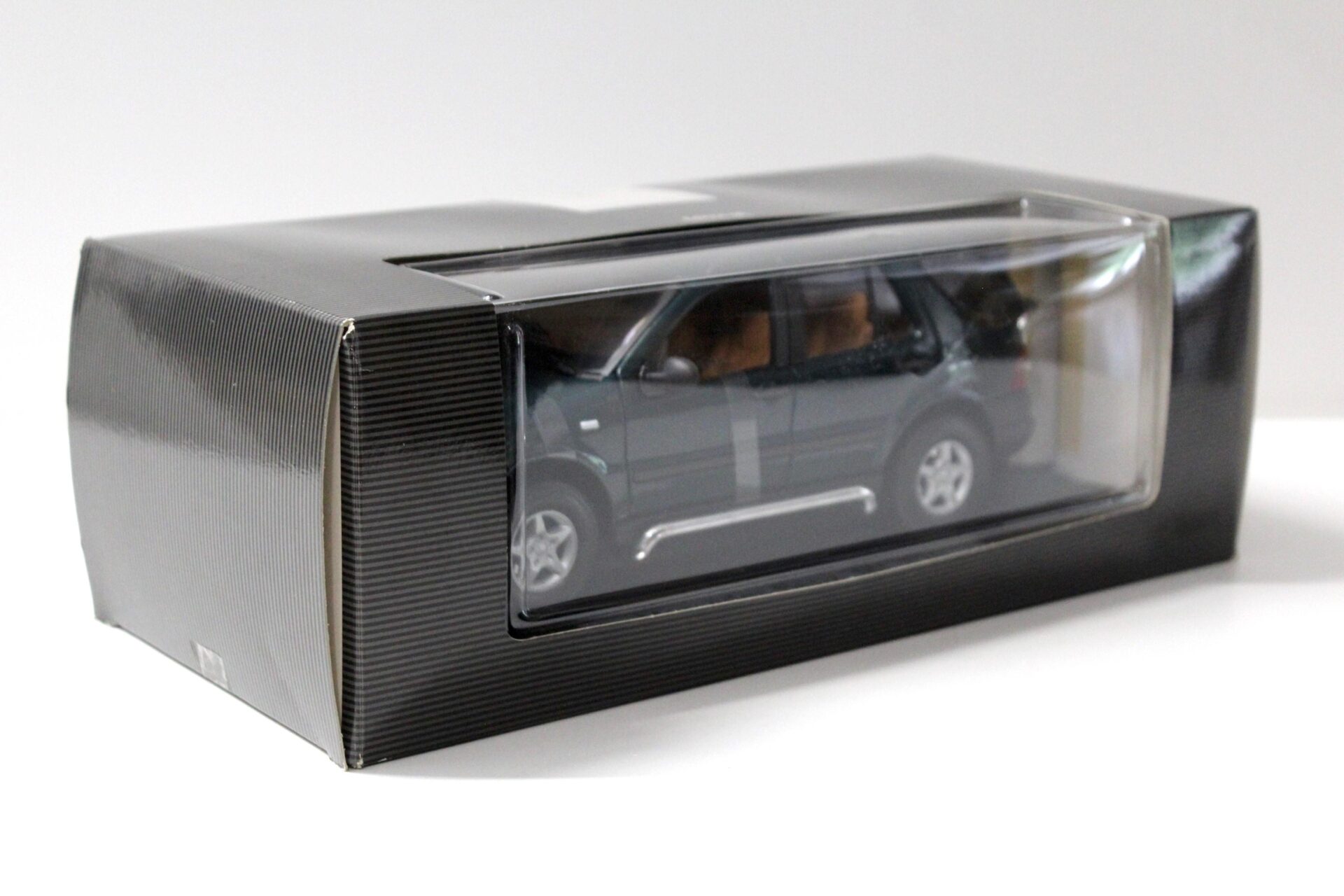 1:18 Maisto Mercedes ML 320 W163 dark green DEALER VERSION