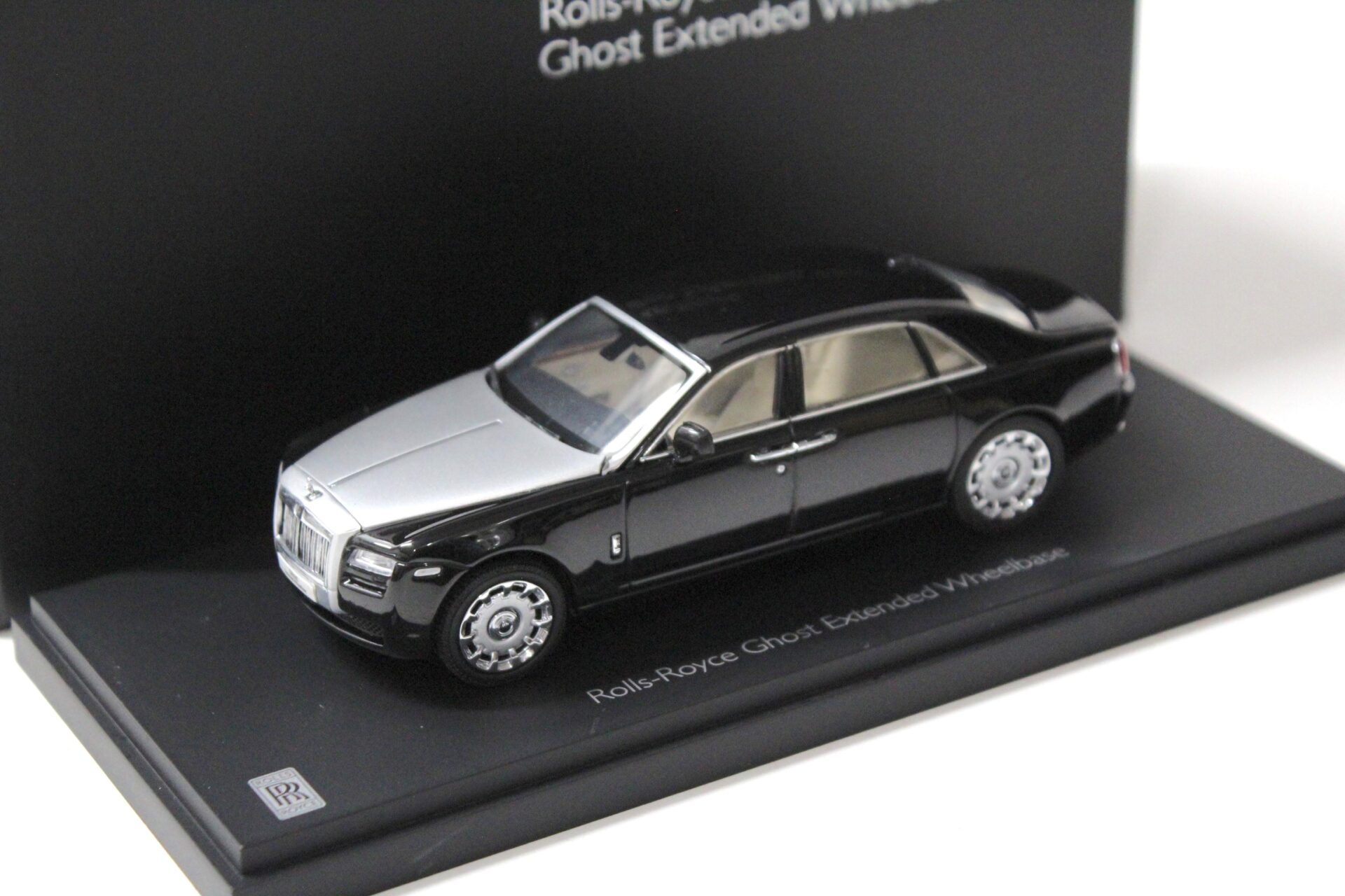 1:43 Kyosho Rolls Royce Ghost Extended Wheelbase EWB Diamond black