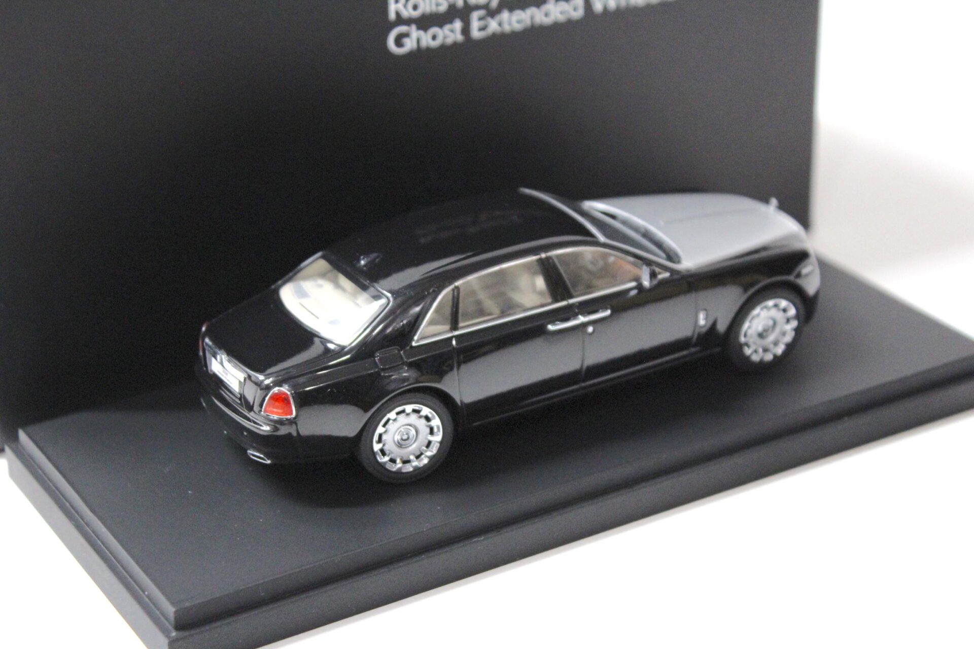 1:43 Kyosho Rolls Royce Ghost Extended Wheelbase EWB Diamond black