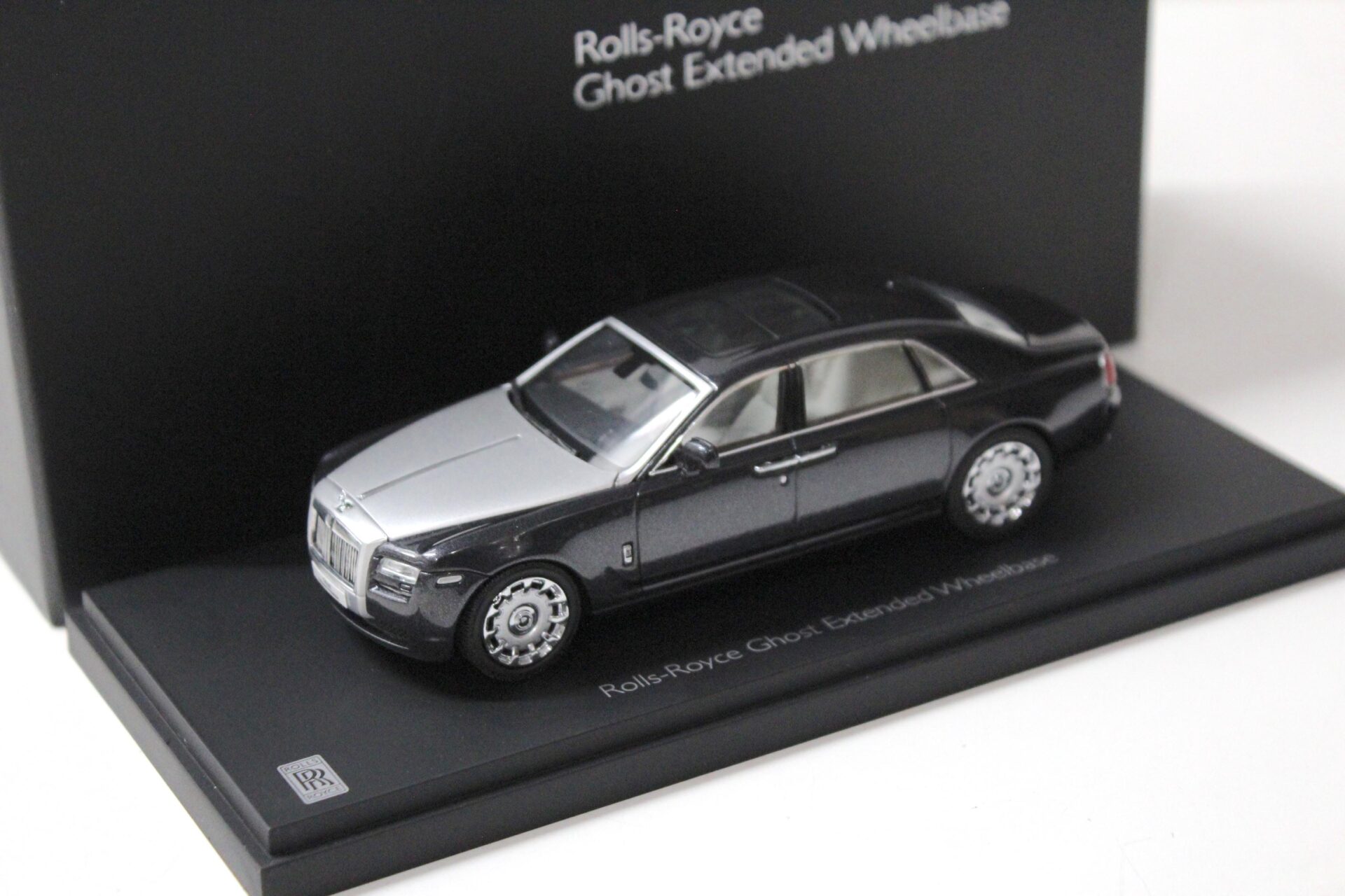 1:43 Kyosho Rolls Royce Ghost Extended Wheelbase EWB Darkest Tungsten