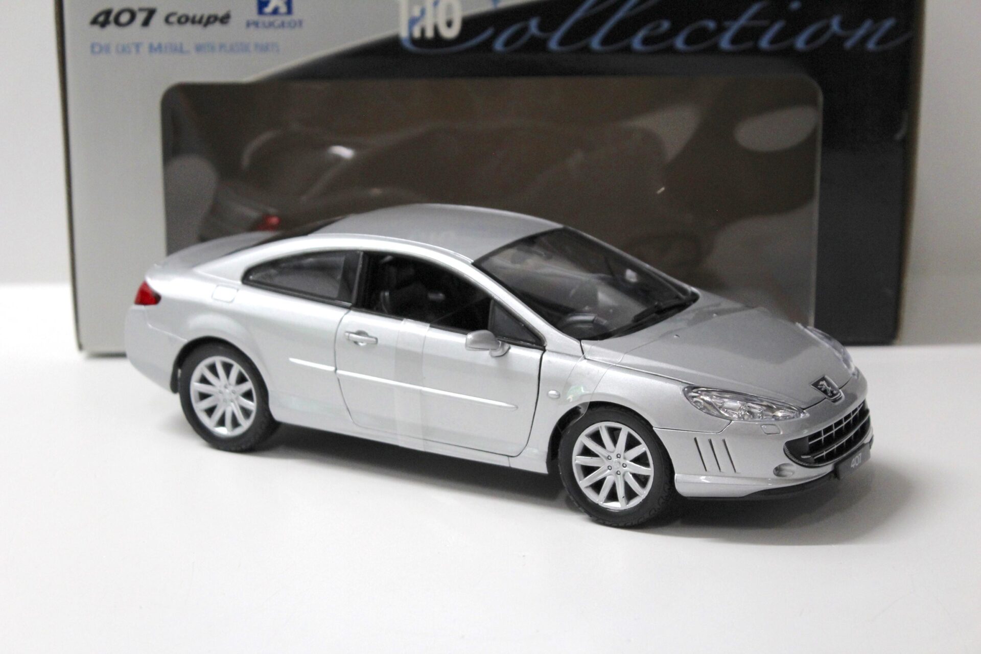1:18 Welly Peugeot 407 Coupe silver metallic