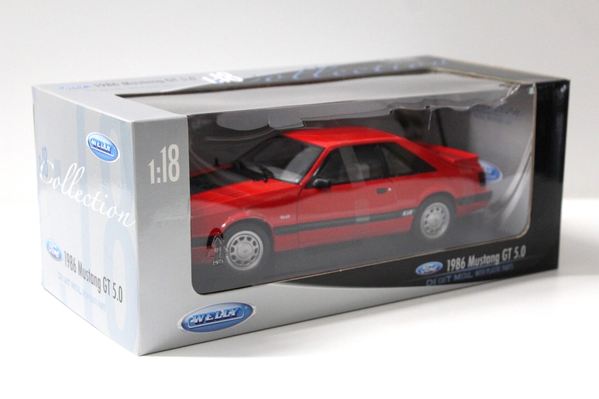 1:18 Welly 1986 Ford Mustang GT 5.0 Coupe red/ black