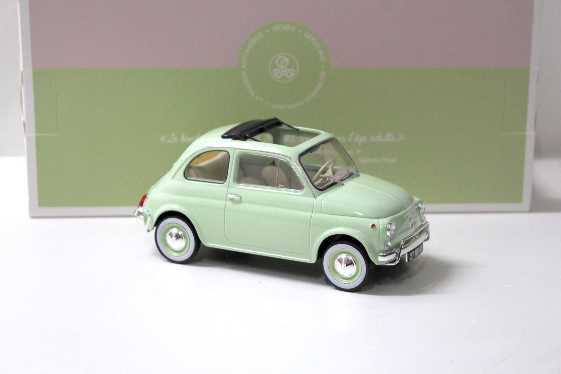 1:18 Norev Fiat 500 L green 1968 with Special Birth Pack