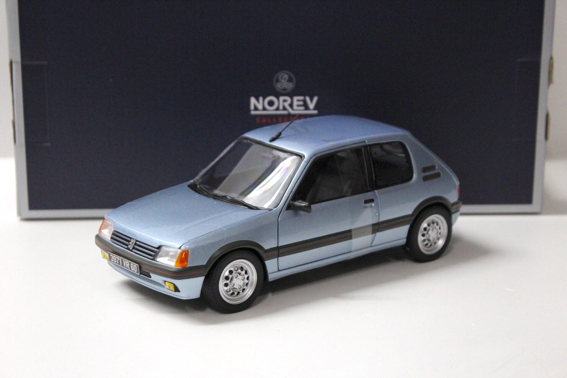 1:18 Norev Peugeot 205 GTi 1.6 Topaze blue 1988