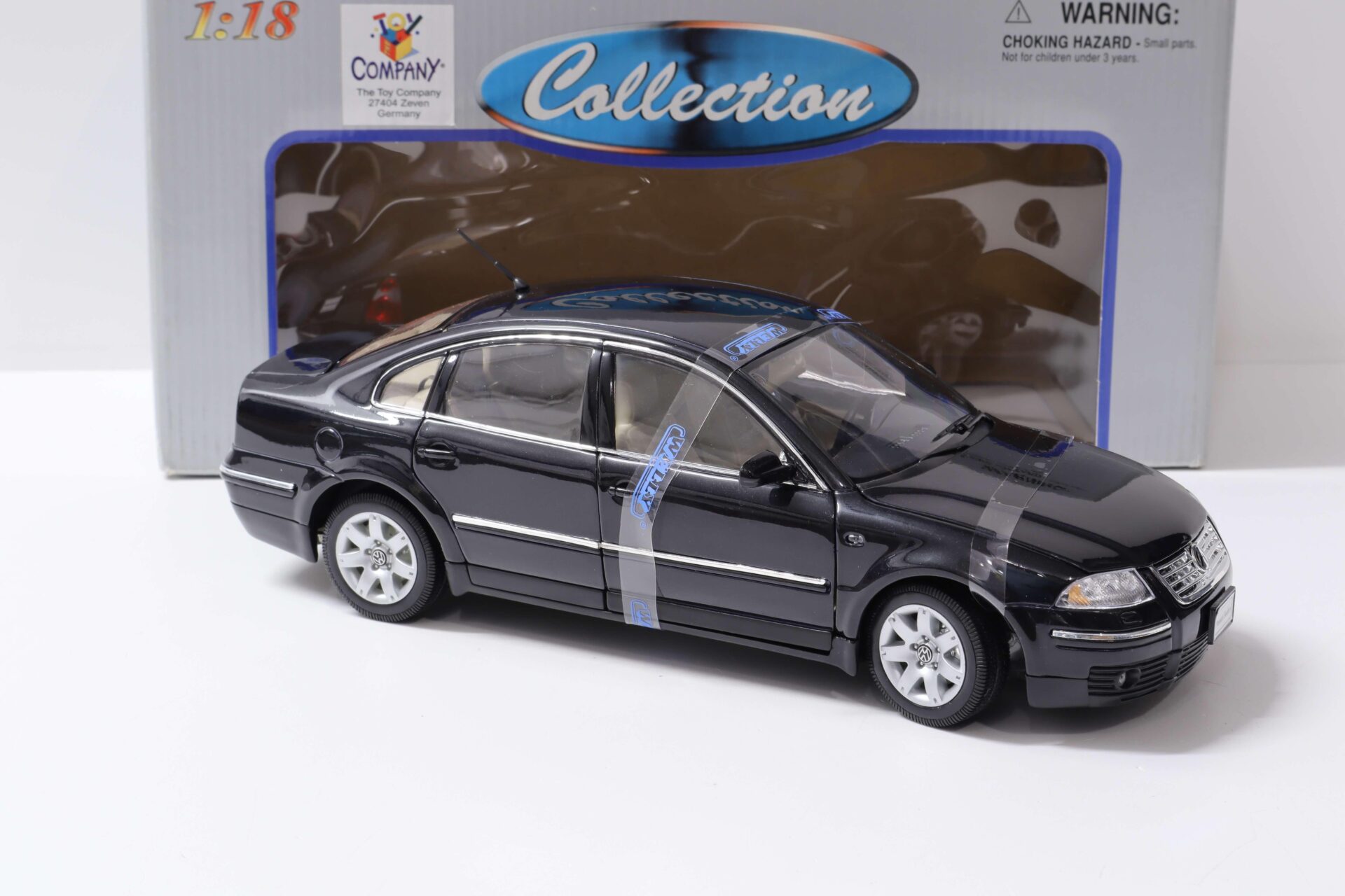 1:18 Welly VW Passat Sedan black 2001