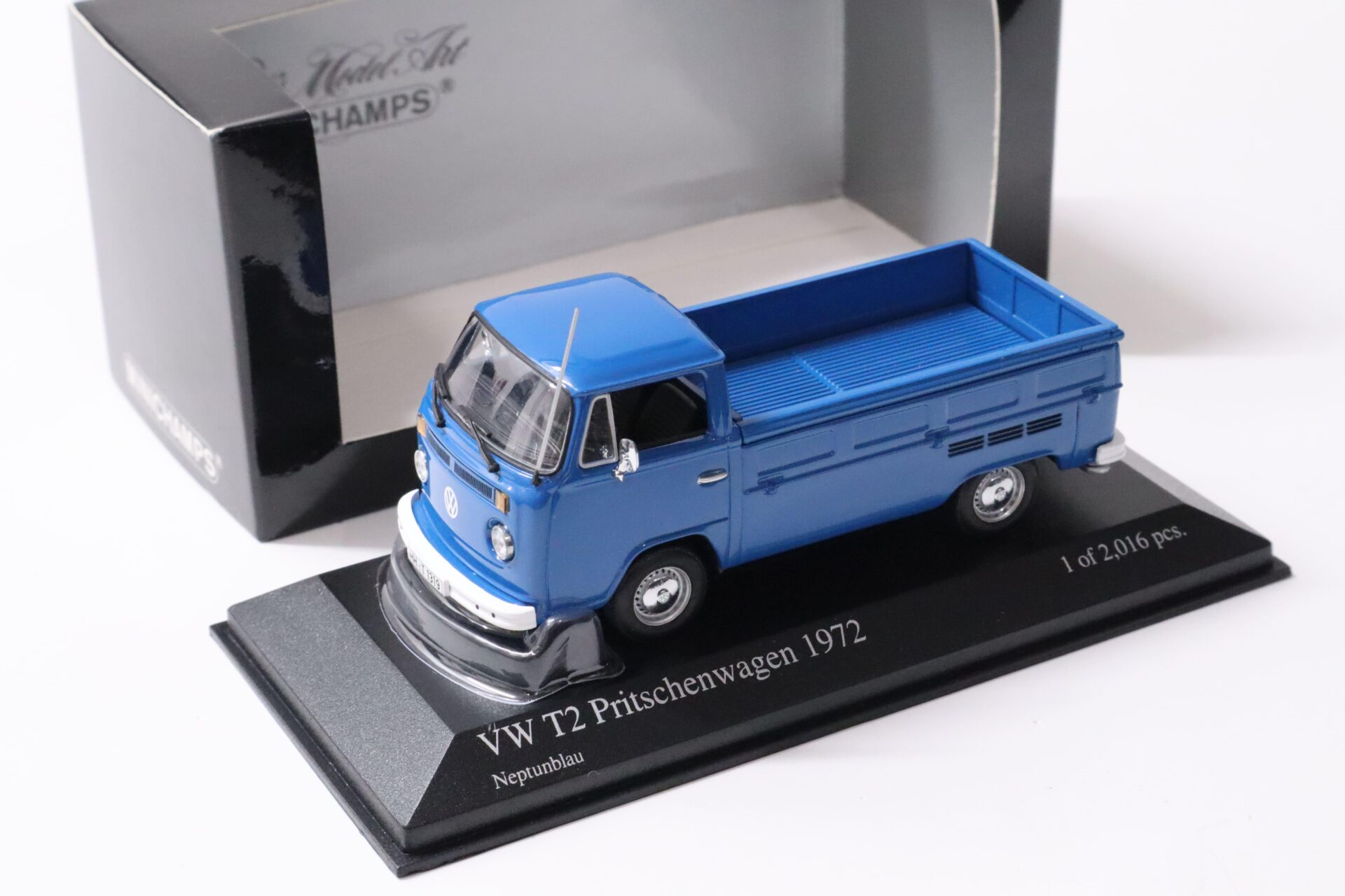 1:43 Minichamps VW T2 Pritschenwagen 1972 Neptun blue