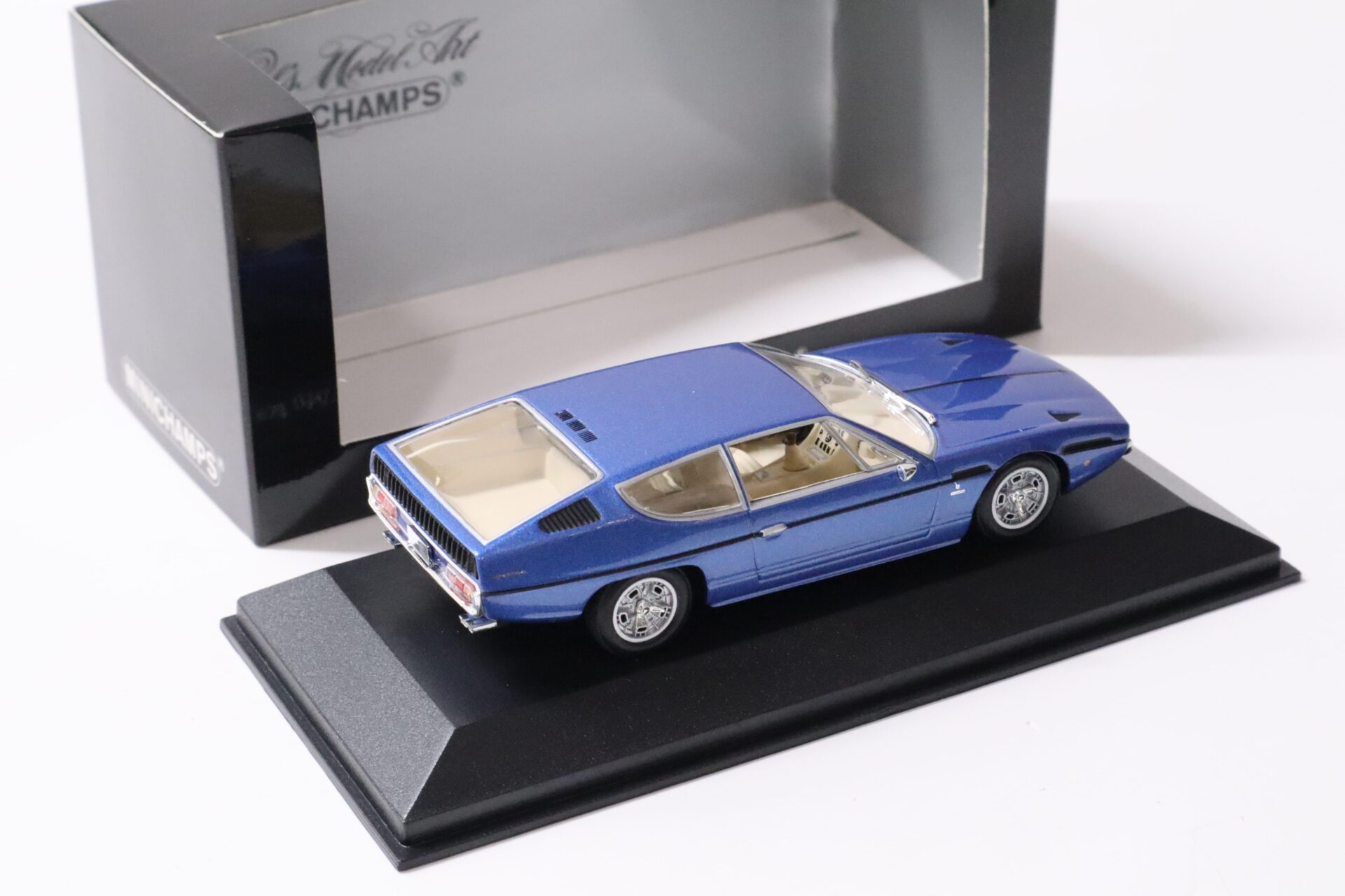 1:43 Minichamps Lamborghini Espada 1970 Azzuro Acapulco blue