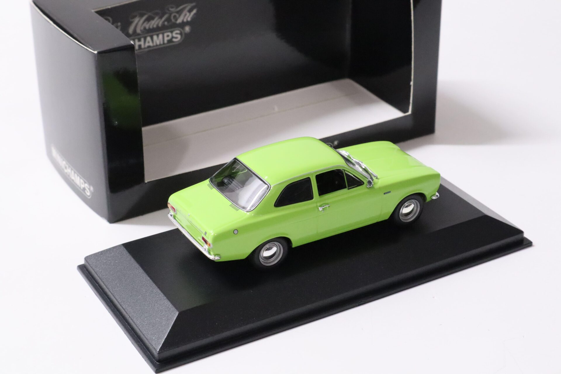 1:43 Minichamps Ford Escort RS1600 RHD 1971 Le Mans green