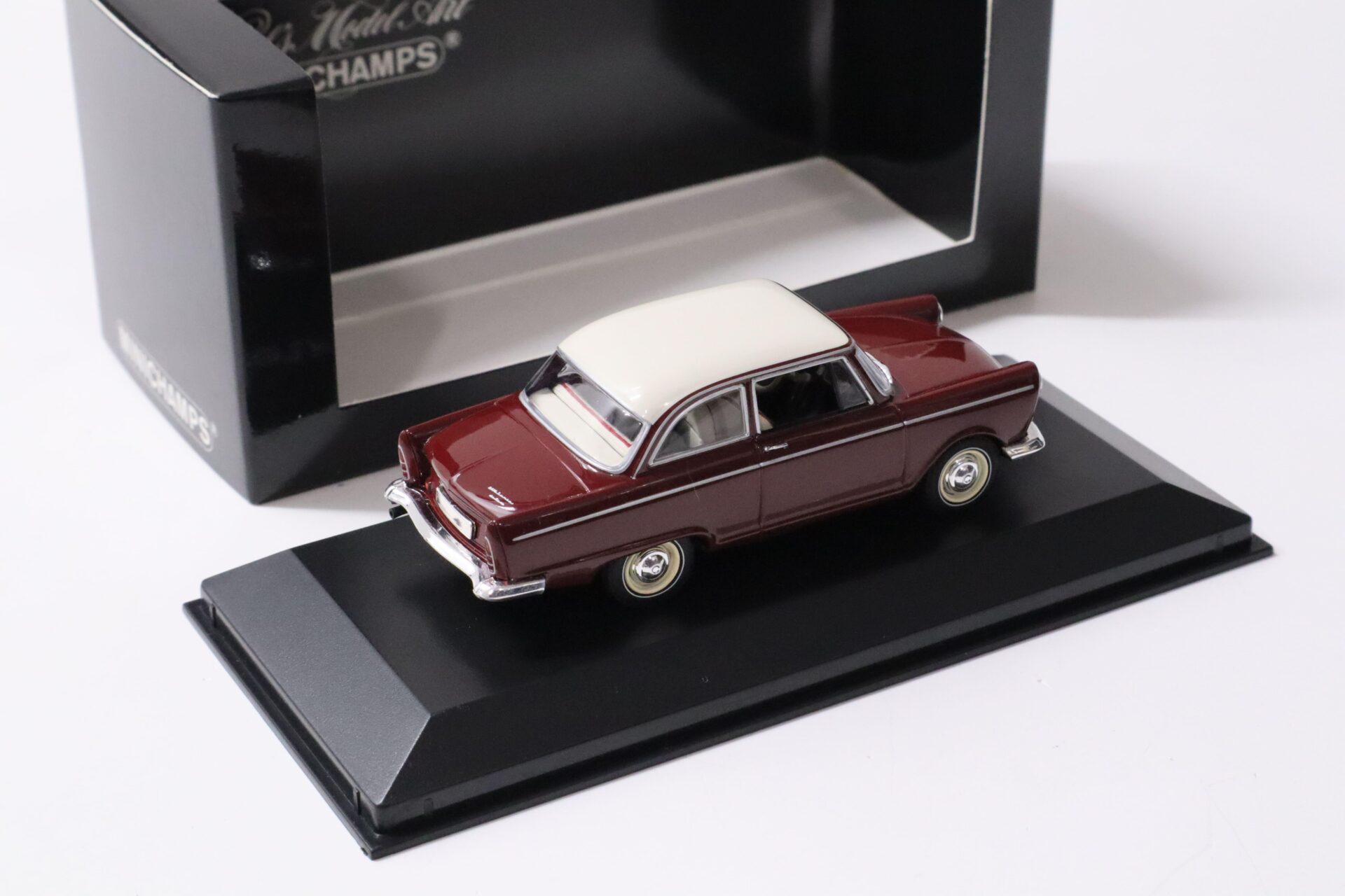 1:43 Minichamps DKW Junior de Luxe 1961 Granat red/ white