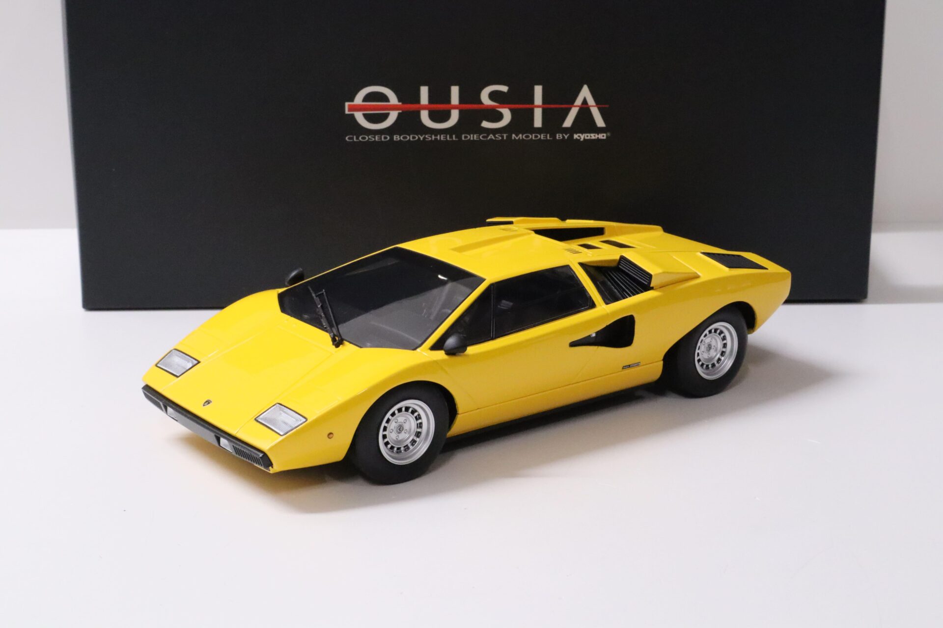 1:18 Kyosho Lamborghini Countach LP400 Coupe yellow