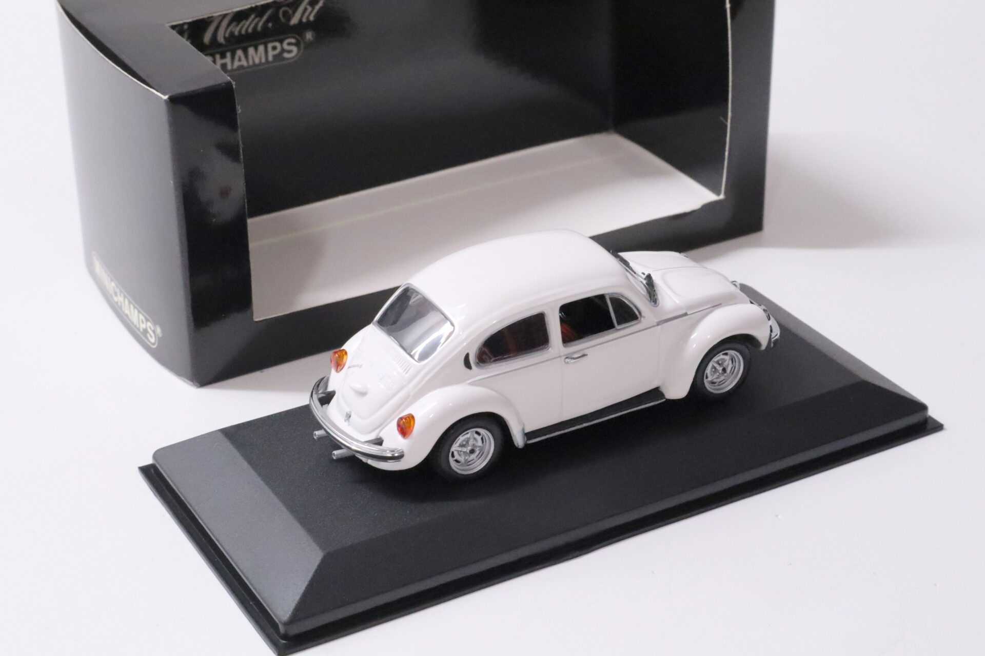 1:43 Minichamps VW Käfer 1303 Limousine 1972 Alpin white