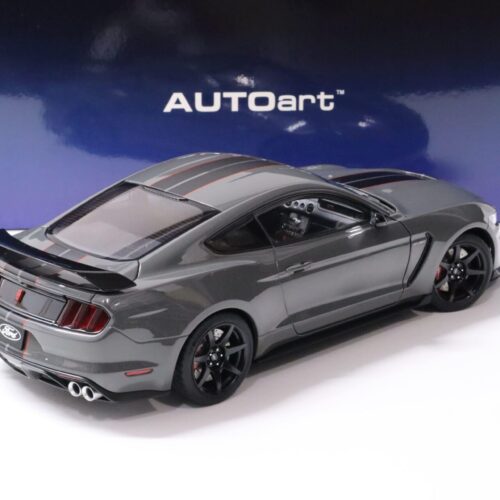 1:18 AUTOart Ford Shelby GT-350R 2017 Lead foot grey with black stripes