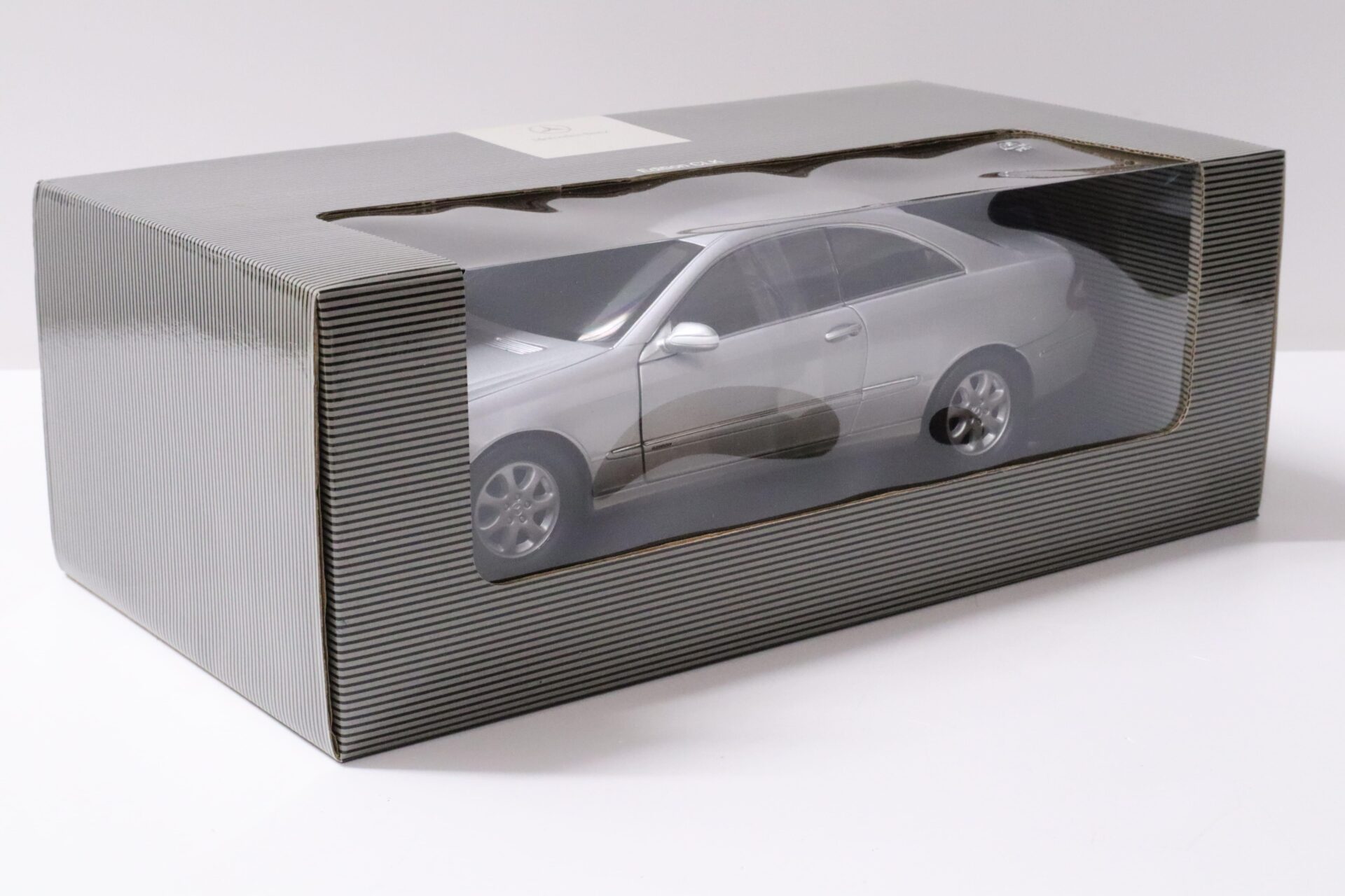 1:18 Kyosho Mercedes CLK Coupe silver DEALER VERSION