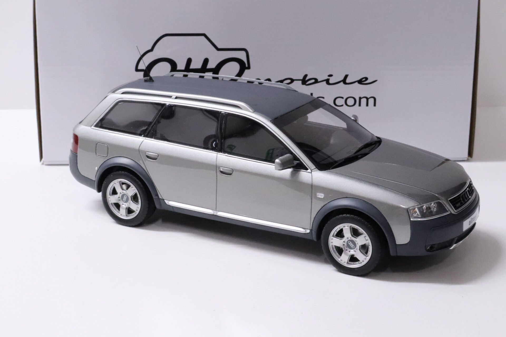 1:18 OTTO mobile OT363 Audi A6 Allroad Quattro Avant (C5) grey metallic 2000