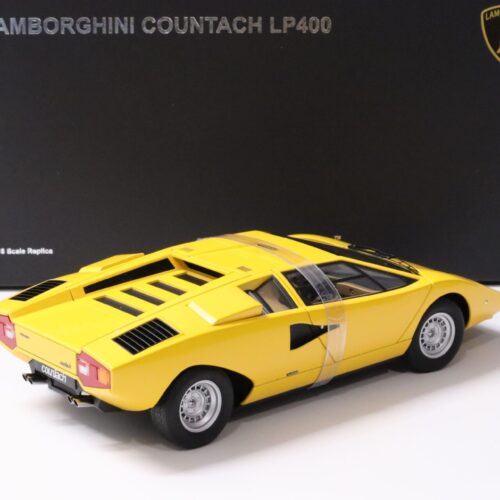 1:18 AUTOart Lamborghini Countach LP400 Coupe yellow