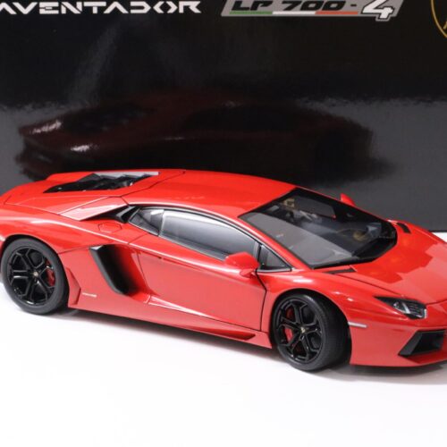 1:18 AUTOart Lamborghini Aventador LP700-4 Rosso Andromeda red