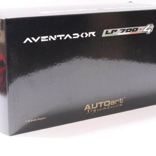 1:18 AUTOart Lamborghini Aventador LP700-4 Rosso Andromeda red