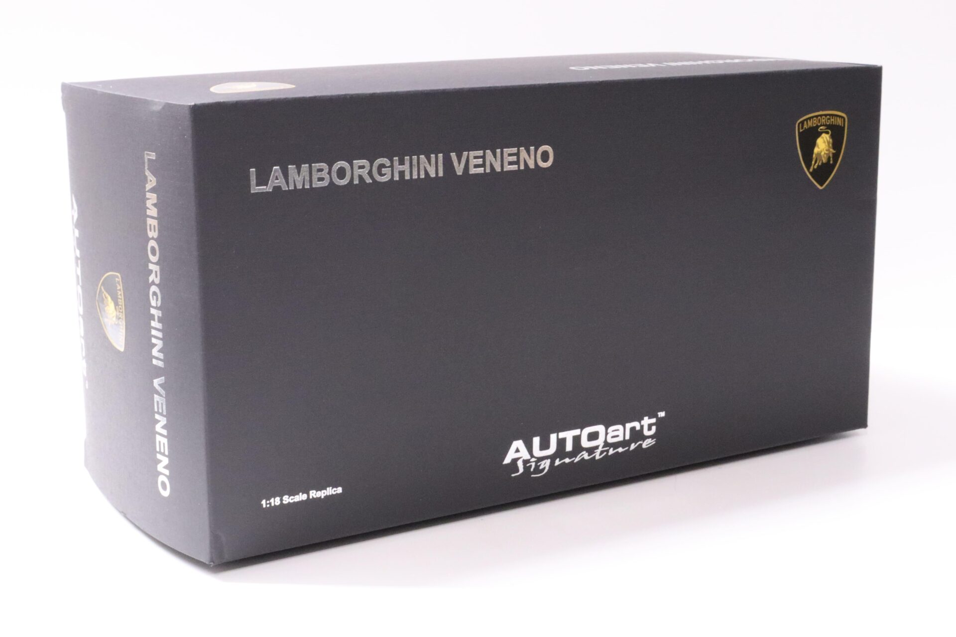 1:18 AUTOart Lamborghini Veneno 2013 matt black/ green