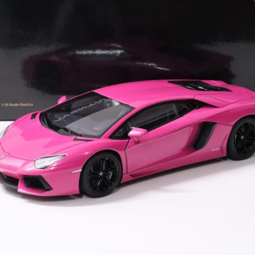 1:18 AUTOart Lamborghini Aventador LP700-4 pink