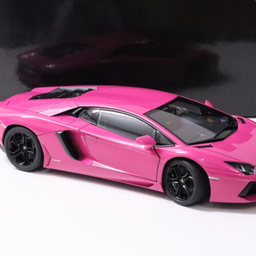 1:18 AUTOart Lamborghini Aventador LP700-4 pink