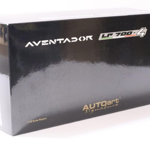1:18 AUTOart Lamborghini Aventador LP700-4 pink