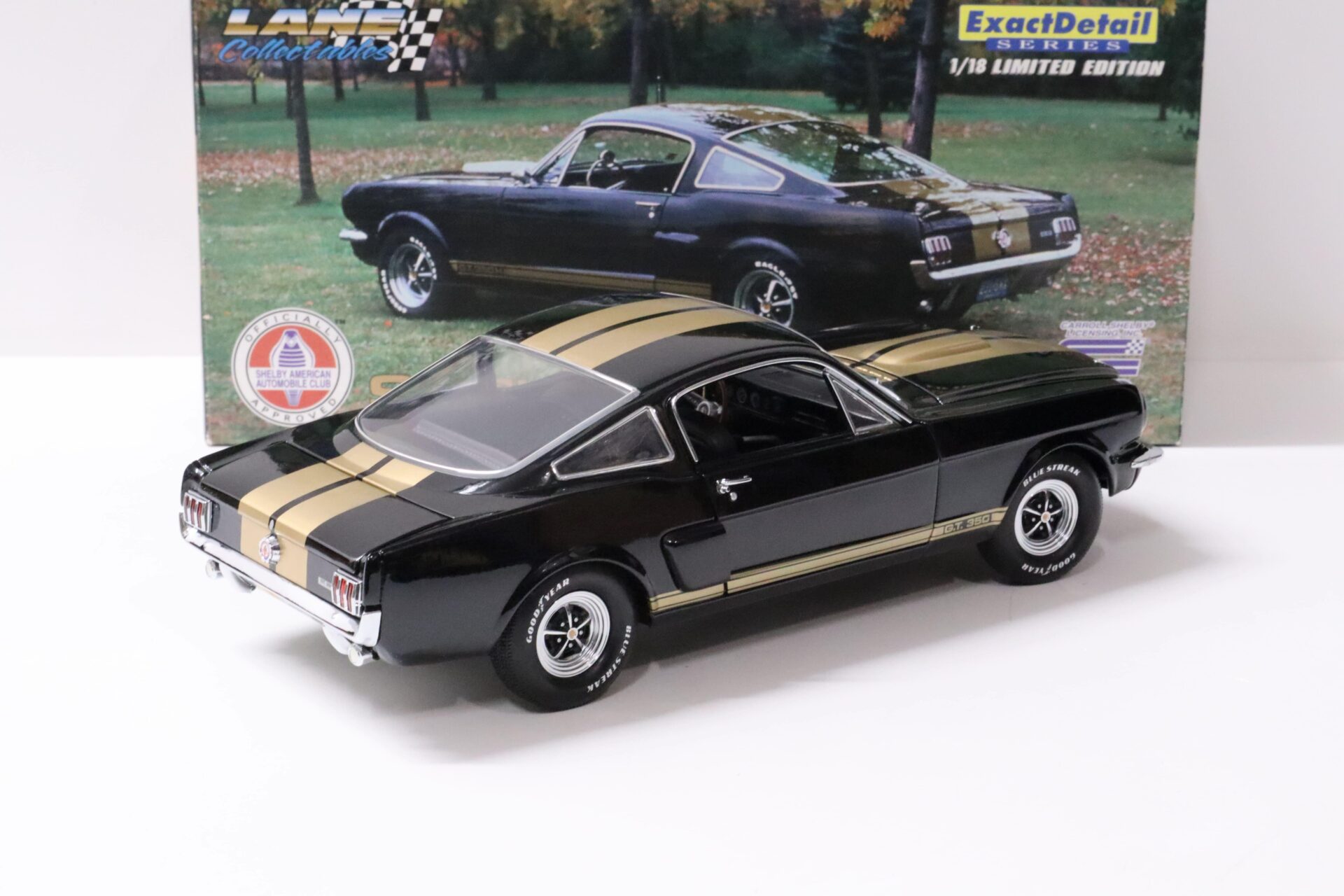1:18 Exact Detail Shelby GT 350H Coupe 1966 black/ gold stripes