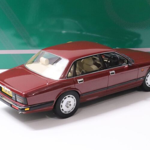 1:18 Cult Scale Models Jaguar XJR XJ40 Regency Limousine red metallic